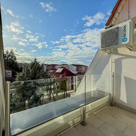 Golden Coast Apartament