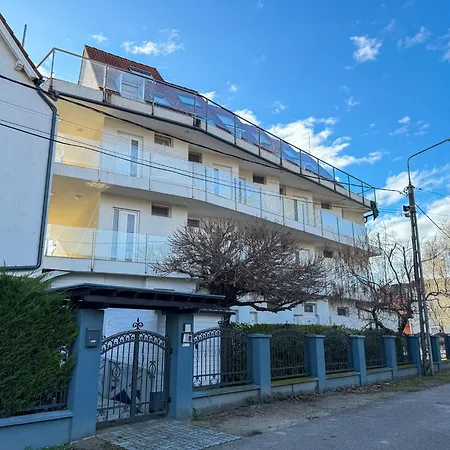 Golden Coast Apartman *