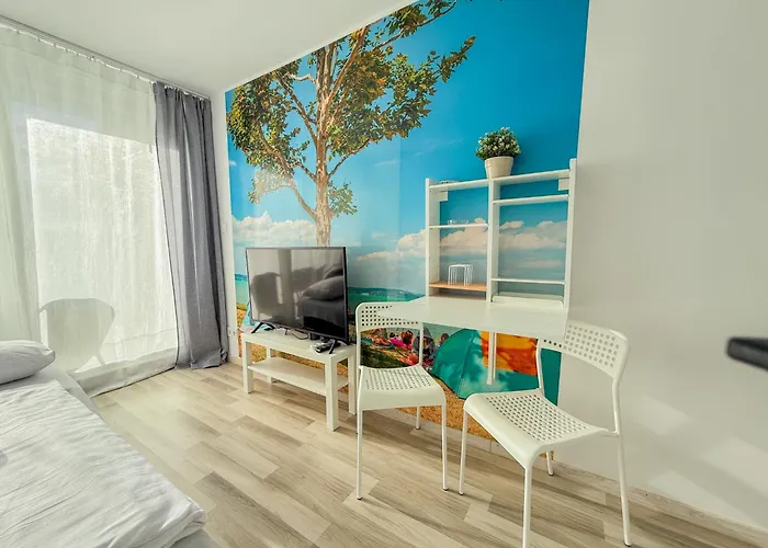 Golden Coast Apartment *